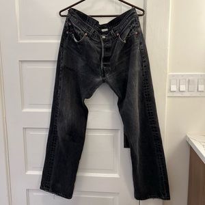 Vintage distressed men’s black Levi’s 501